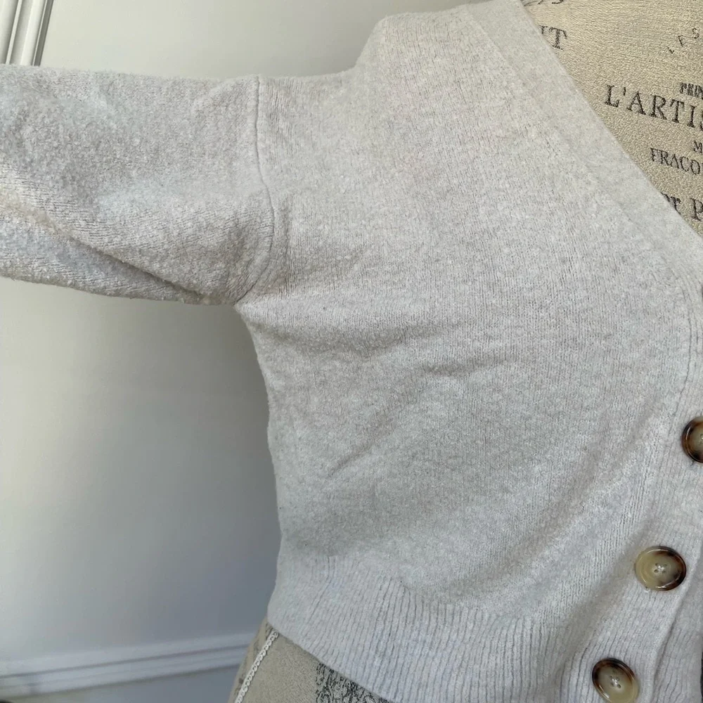 4/$24 🧡 Uniqlo Cream Women's Cardigan - Picture 4 of 9
